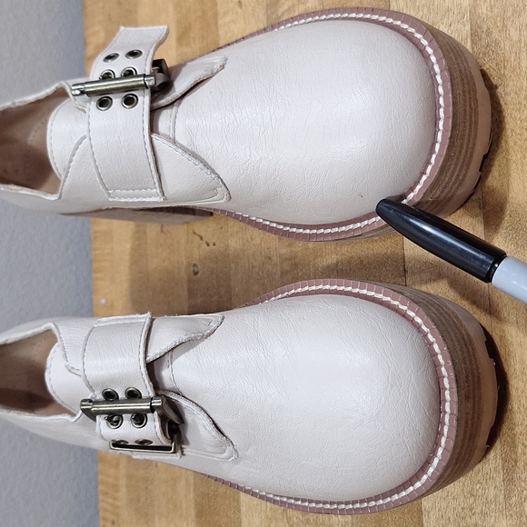 Oasis Society Sarah Buckled Platform Loafers Color Biege Size 6.5 Chunky - Picture 3 of 11